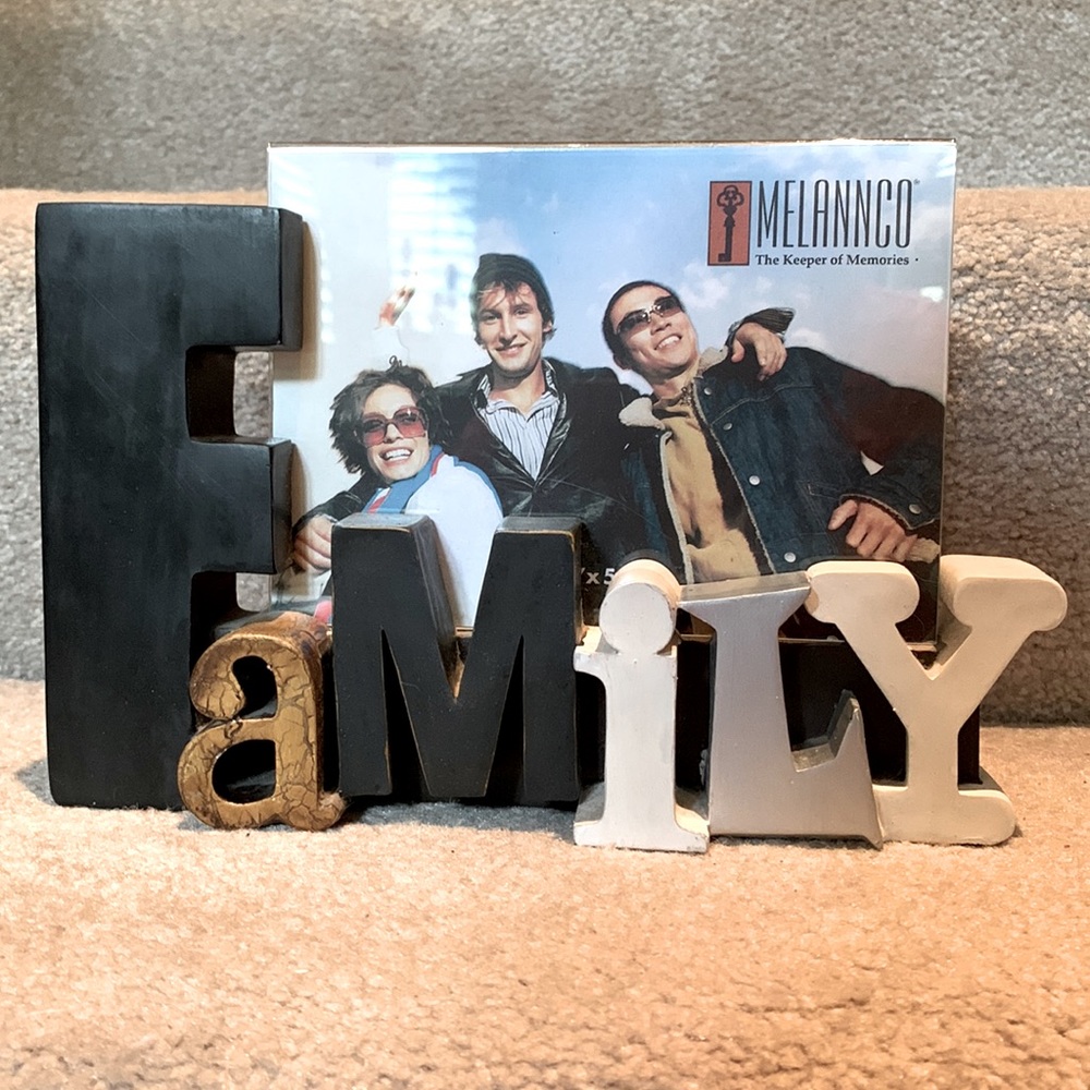 BRAND NEW “Family” frame from Melannco. 10 1/4” across; 7” tall. Unique!